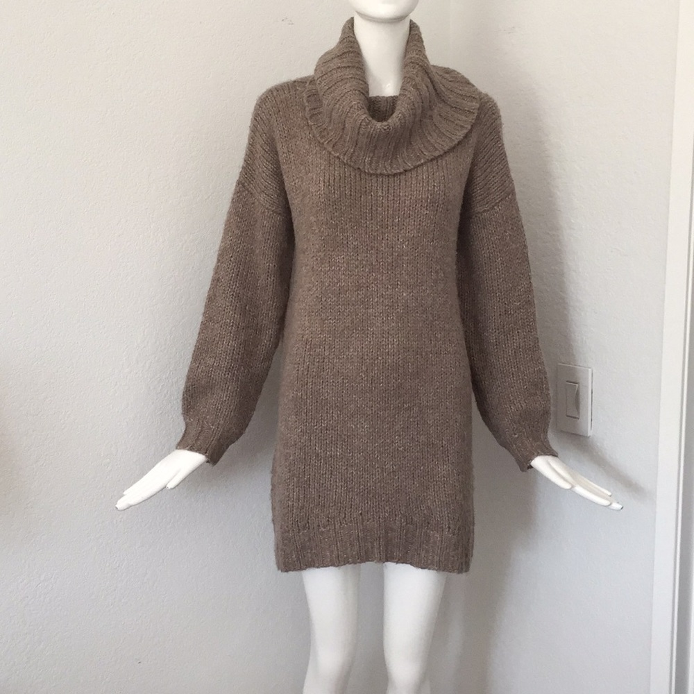 Joie over sized chuck knit turtle neck sweater
